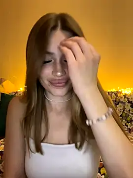 Elizabeth Tay online show from 09/30/25, 05:19