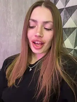 Elizabeth Tay online show from 03/23/26, 08:52