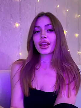 Elizabeth Tay online show from 11/28/25, 04:18