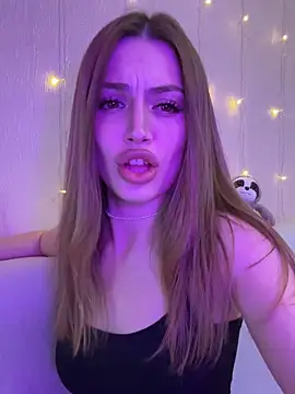 Elizabeth Tay online show from 11/22/25, 04:50