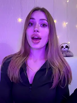 Elizabeth Tay online show from 12/02/25, 05:14