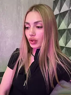 Snapshot of Elizabeth_Tay chatting on 05/19/26, 08:49 Elizabeth Tay online show from 05/19/26, 08:49