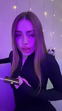 Elizabeth Tay online show from 12/15/25, 06:25