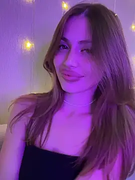 Elizabeth Tay online show from 10/23/25, 05:33