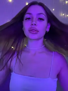 Elizabeth Tay online show from 10/29/25, 05:23