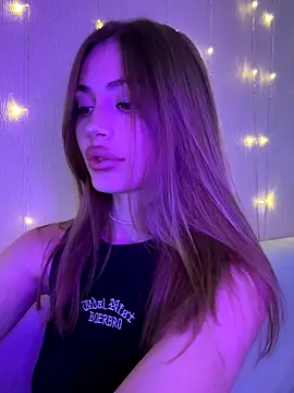 Elizabeth Tay online show from 10/26/25, 05:24