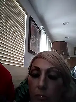 Snapshot of felony000 chatting on 09/28/25, 04:36 felony000 online show from 09/28/25, 04:36