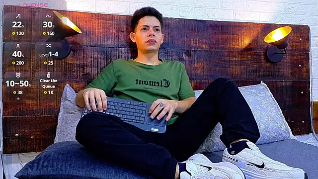 JhosuaVega online show from 12/04/25, 02:54