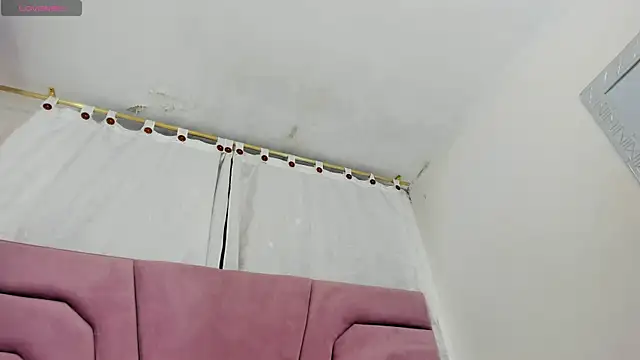 miajhonsonx online show from 05/08/26, 02:43