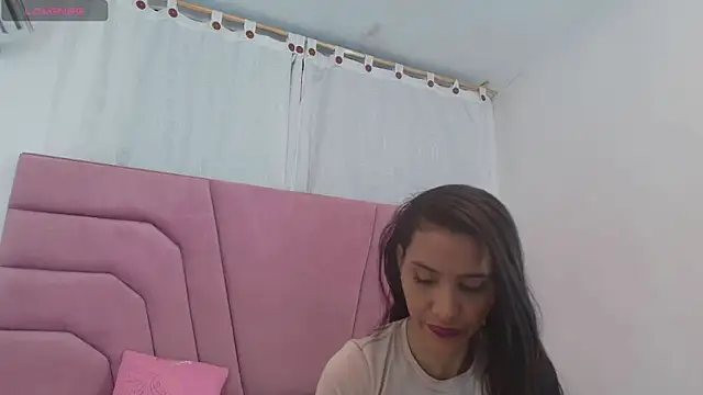 miajhonsonx online show from 04/08/26, 01:45