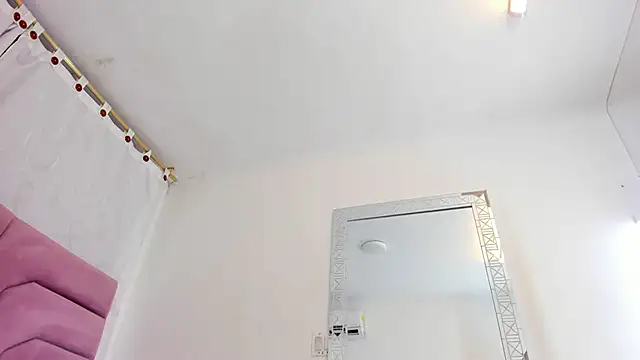 miajhonsonx online show from 04/19/26, 02:18