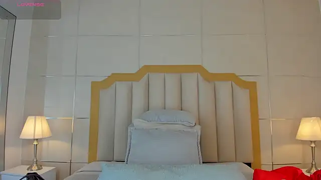 DakotaWangi online show from 11/24/25, 03:06