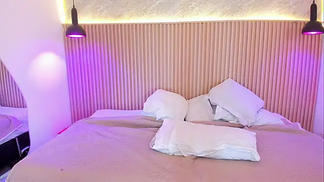 ValeryCortezm online show from 10/24/25, 12:31