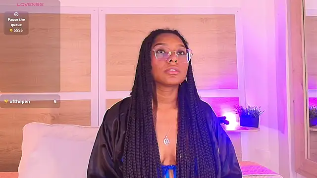 ValeryCortezm online show from 11/05/25, 03:37