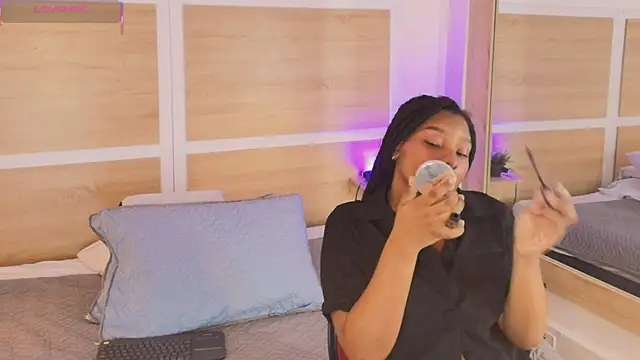 ValeryCortezm online show from 10/30/25, 01:31