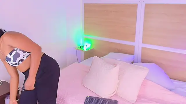 ValeryCortezm online show from 02/27/26, 01:00