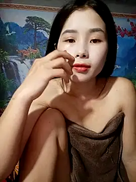 Snapshot of Vy_xx chatting on 10/19/25, 10:18 Vy xx online show from 10/19/25, 10:18