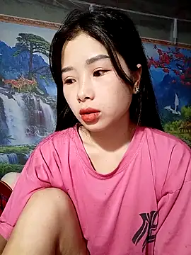 Snapshot of Vy_xx chatting on 10/16/25, 11:13 Vy xx online show from 10/16/25, 11:13