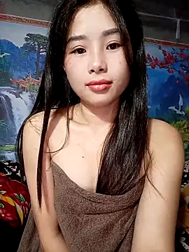 Snapshot of Vy_xx chatting on 10/08/25, 10:10 Vy xx online show from 10/08/25, 10:10