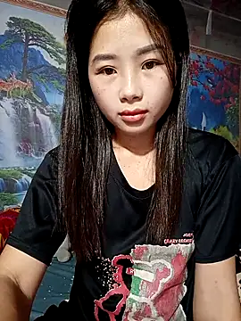 Snapshot of Vy_xx chatting on 09/23/25, 11:45 Vy xx online show from 09/23/25, 11:45