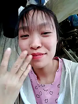 Snapshot of Phuoc_xx chatting on 02/19/26, 08:11 Phuoc xx online show from 02/19/26, 08:11