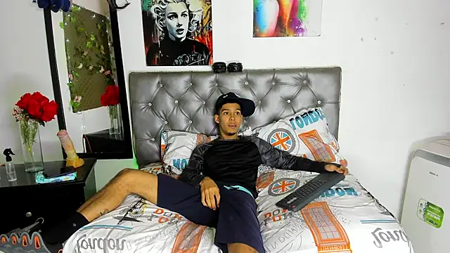 Snapshot of xxKamadevaxx chatting on 11/10/25, 12:32 xxKamadevaxx online show from 11/10/25, 12:32