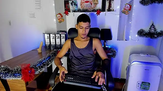 Snapshot of xxKamadevaxx chatting on 11/27/25, 12:27 xxKamadevaxx online show from 11/27/25, 12:27