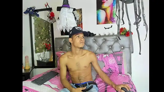 Snapshot of xxKamadevaxx chatting on 10/11/25, 08:32 xxKamadevaxx online show from 10/11/25, 08:32