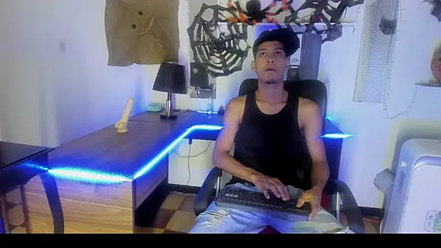 Snapshot of xxKamadevaxx chatting on 10/30/25, 12:25 xxKamadevaxx online show from 10/30/25, 12:25