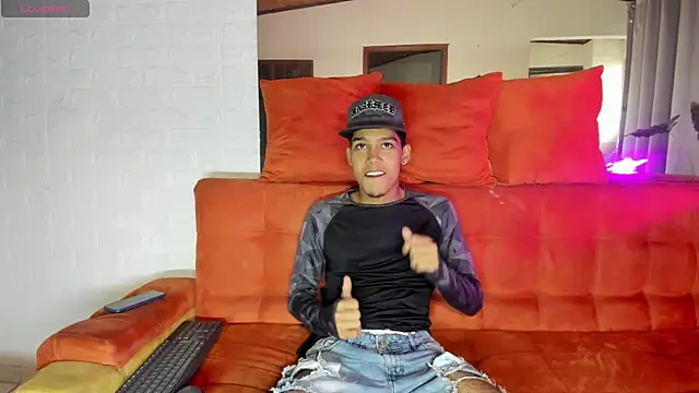 Snapshot of xxKamadevaxx chatting on 10/27/25, 12:39 xxKamadevaxx online show from 10/27/25, 12:39