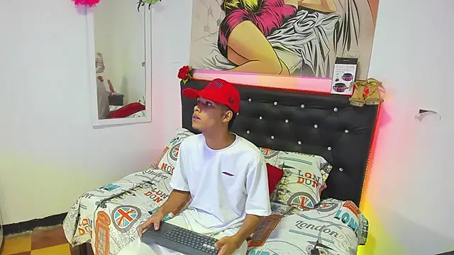 Snapshot of xxKamadevaxx chatting on 10/06/25, 12:17 xxKamadevaxx online show from 10/06/25, 12:17