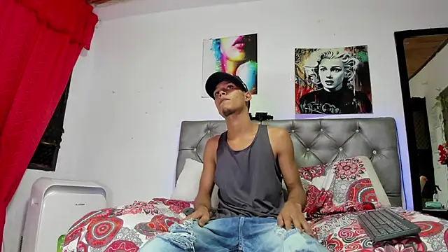 Snapshot of xxKamadevaxx chatting on 10/04/25, 08:21 xxKamadevaxx online show from 10/04/25, 08:21