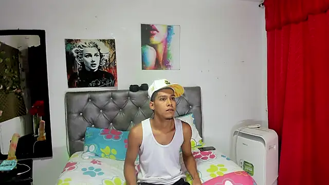 Snapshot of xxKamadevaxx chatting on 11/13/25, 12:42 xxKamadevaxx online show from 11/13/25, 12:42