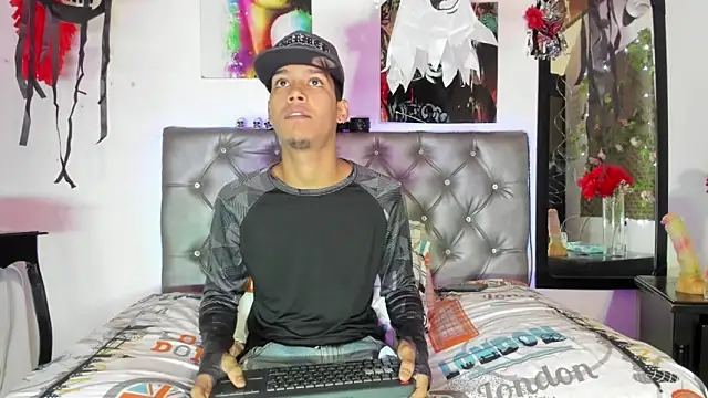 Snapshot of xxKamadevaxx chatting on 10/24/25, 12:26 xxKamadevaxx online show from 10/24/25, 12:26