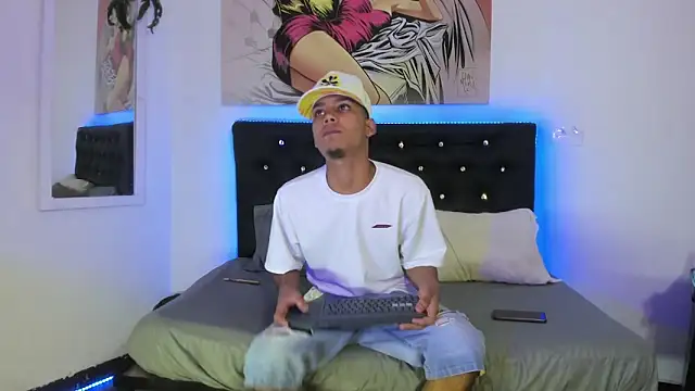 Snapshot of xxKamadevaxx chatting on 11/06/25, 12:42 xxKamadevaxx online show from 11/06/25, 12:42