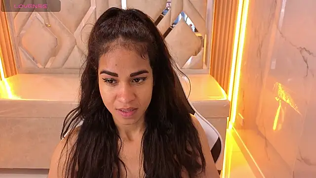 Snapshot of Maia_Tx chatting on 12/05/25, 01:16 Maia Tx online show from 12/05/25, 01:16