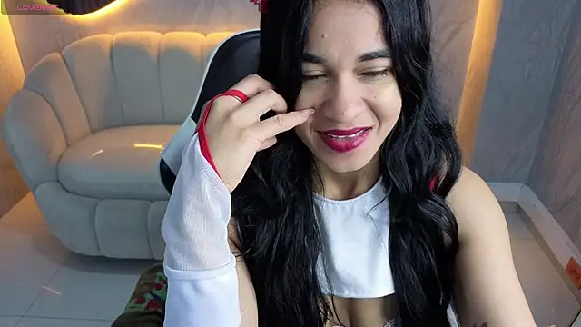 Snapshot of Maia_Tx chatting on 11/14/25, 01:04 Maia Tx online show from 11/14/25, 01:04