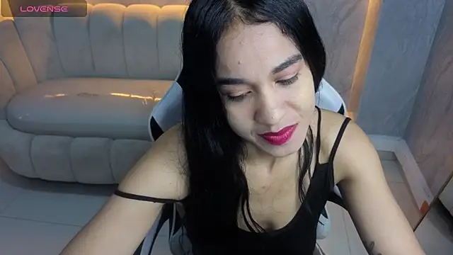 Snapshot of Maia_Tx chatting on 10/28/25, 12:59 Maia Tx online show from 10/28/25, 12:59