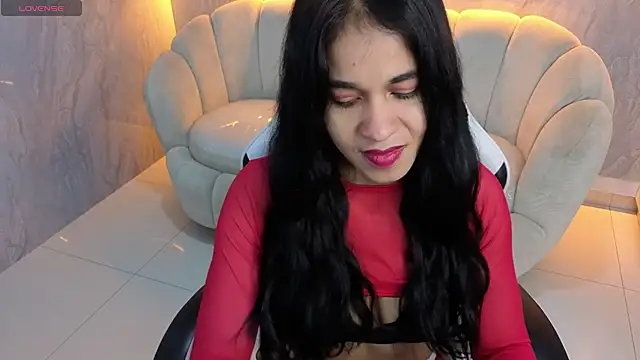 Snapshot of Maia_Tx chatting on 11/06/25, 01:15 Maia Tx online show from 11/06/25, 01:15