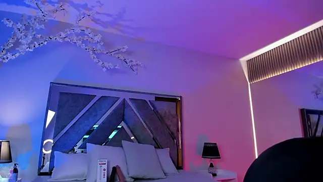 Isa Rouse   online show from 11/12/25, 02:59