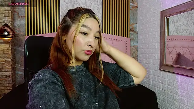 Snapshot of daphne_walton chatting on 09/19/25, 11:58 daphne walton online show from 09/19/25, 11:58