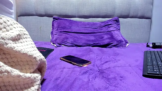 Shantal  G online show from 11/08/25, 08:51