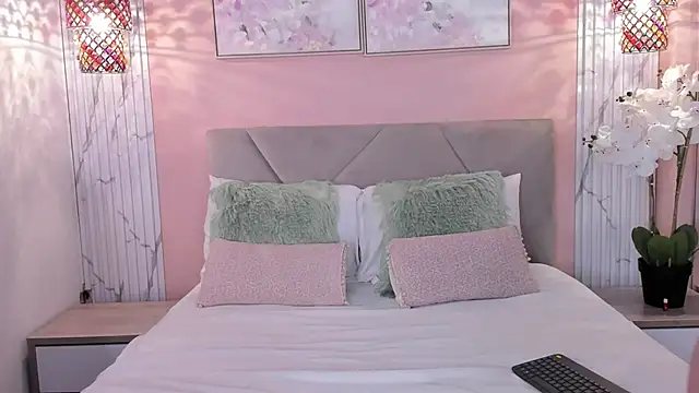 Snapshot of CataScott_ chatting on 11/09/25, 03:49 CataScott online show from 11/09/25, 03:49