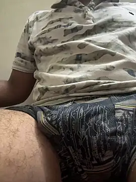 Snapshot of engineerboy14 chatting on 09/12/25, 06:40 engineerboy14 online show from 09/12/25, 06:40