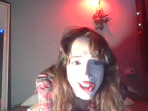 Snapshot of Monica_uwu chatting on 10/10/25, 05:47 Monica uwu online show from 10/10/25, 05:47