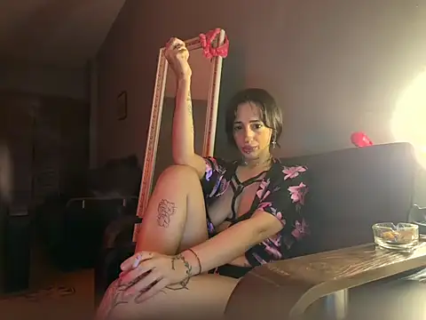 Snapshot of Monica_uwu chatting on 10/18/25, 04:09 Monica uwu online show from 10/18/25, 04:09