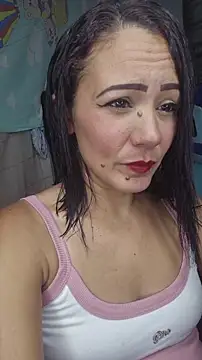 Lhia  online show from 11/28/25, 07:03