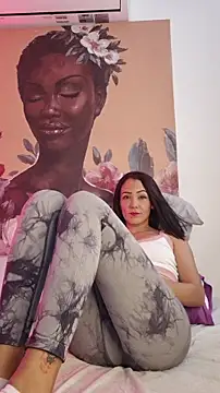 Lhia  online show from 11/08/25, 06:22