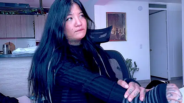 Unatatuada online show from 12/04/25, 07:46