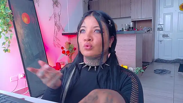 Unatatuada online show from 11/27/25, 07:58